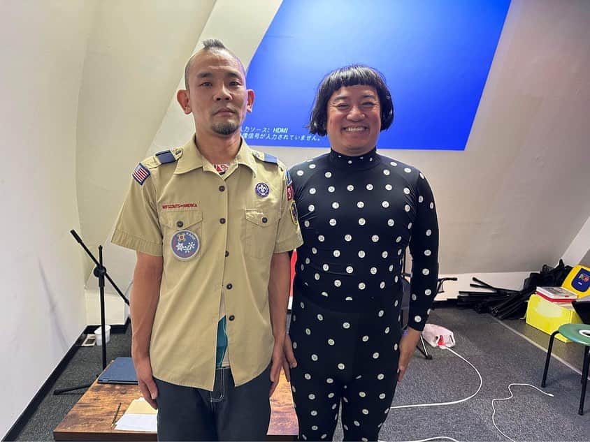 与座よしあきのインスタグラム：「あー楽しかったーー！ めちゃくちゃ喋ったーー！！ 思ったほど怖い人じゃ無さそうでした😊  また呼んでほしいなー！  お越しくださったお客様、配信見てくれた皆様ありがとうございました！！！！」