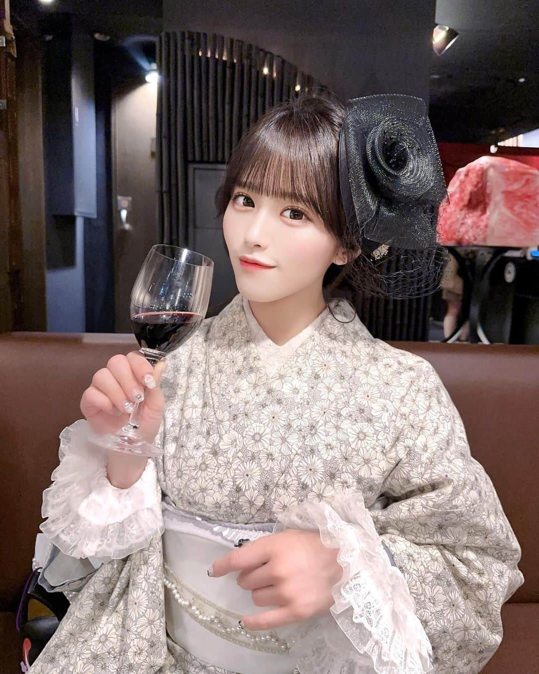 のインスタグラム：「🍷♥️  京都いった日のごはん⸜ ♡ ⸝  美味しいワインに美味しいご飯食べたよ‪‪❤︎‬  旅行先で思わず食べずぎて過食しちゃうんだけど、食べすぎないようにHellasのんで過ごしたよ‪🫶🏻💞‬  @haab_official さんのHellas最強過ぎてやばい、、、(× ̫ ×)  夏くるからちゃんとしっかりめにダイエットしたいお気持ち！！‪‪❤︎‬  食事制限してるつもりなく食べること忘れるから本当にオススメだよ- ̗̀‎𖤐  #ダイエット #ダイエット記録 #ダイエット生活 #ダイエット方法 #hellas #haab #京都 #京都グルメ #ワイン #グルメ #ダイエット部 #ヘアセット #ごはん記録 #diet #dietplan」