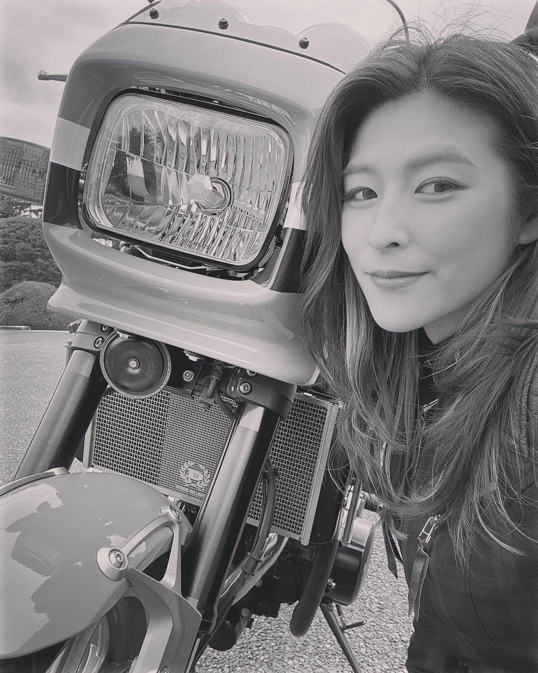 采女華さんのインスタグラム写真 - (采女華Instagram)「Mr.BikeBGの連載ページ、"Team87"の撮影で、ドレミコレクションさんの"Z900RS"に乗らせていただきました。 ナニカトすごかったので、本誌の発売をお楽しみに...📚  #ミスターバイクBG #mrbikebg #motorcycle #ドレミコレクション #doremicollection #zeppan #bike #z900rs #kawasaki  #maxfliz #バイク #バイク女子 #絶版車 #旧車 #撮影  #location #thelitas #model #japan #arai #araihelmet」5月27日 0時03分 - 87uneme