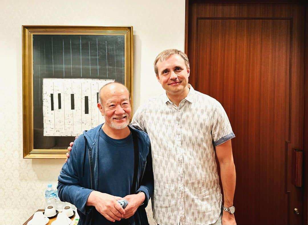 久石譲のインスタグラム：「My favorite conductor and pianist! Vasily Petrenko and Nobuyuki Tsujii!  And Royal Philharmonic Orchestra!   The album I recorded with Royal Philharmonic Orchestra last year will be released next month on Deutsche Grammophon.  #petrenko #and #tsujii  #tchaikovsky #shostakovich  #royalphilharmonicorchestra #deutschegrammophon #newrelease #conductor  #pianist #music」