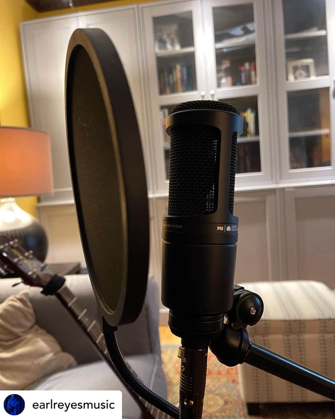 Audio-Technica USAのインスタグラム：「#FanPhotoFriday: Looking for a reliable microphone for your content creation needs? The AT2020 delivers unmatched and reliable sound quality. Thanks for sharing our microphone, @earlreyesmusic!⁠ .⁠ .⁠ .⁠ #AudioTechnica #Microphone #AT2020 #ContentCreation #Recording」