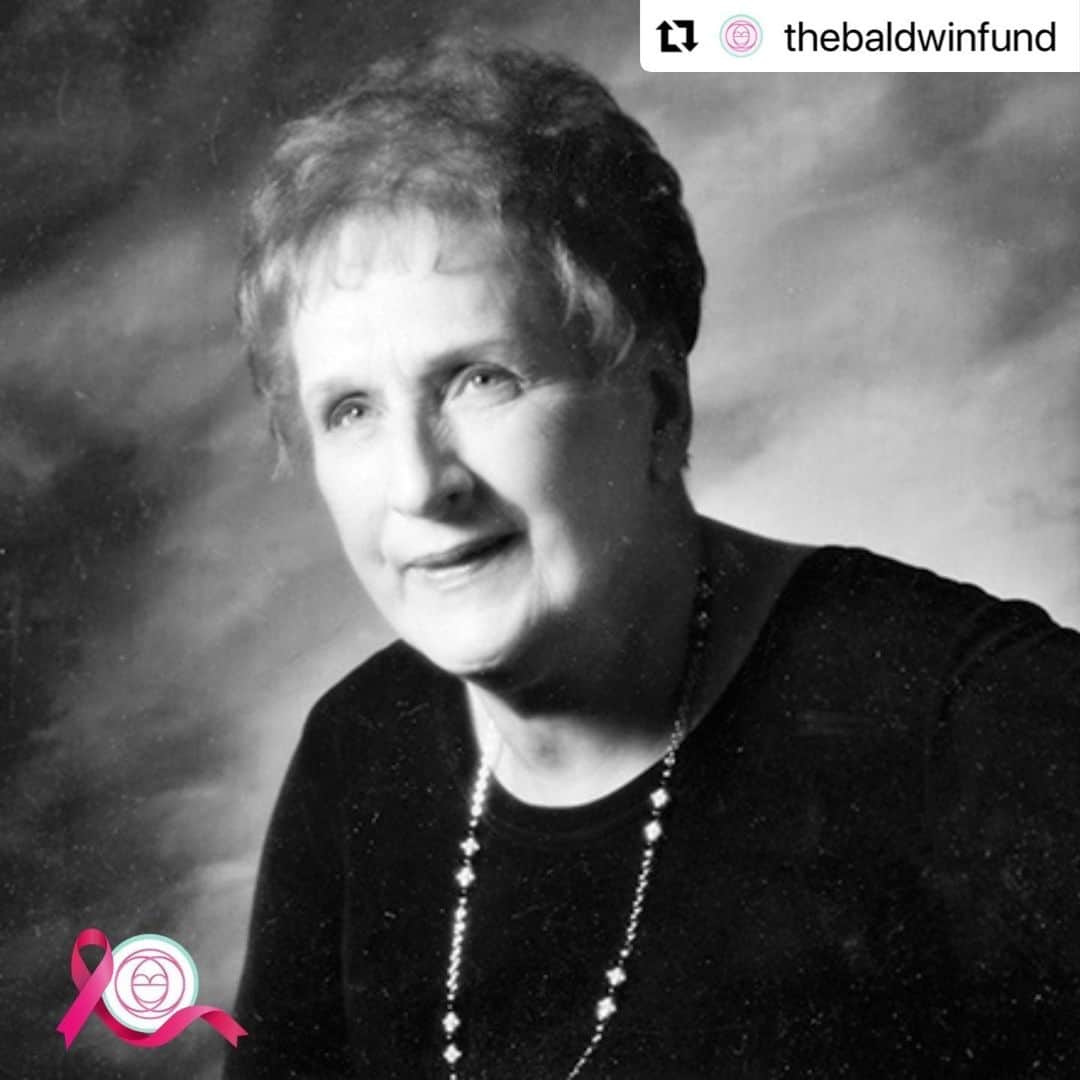 アレック・ボールドウィンのインスタグラム：「…@thebaldwinfund  Hard to believe it’s been one year ❤️‍🩹  since the matriarch of the Baldwin family passed. Many days it still can take our breath away, we miss her, but we continue the work to honor her legacy.   We are inviting you to join us.  Learn how YOU can help us carry on the mission she started,  to love others, show compassion, and find a cure.  Read the story of Carol's Cardinals today, and help us share it. 💞 Go to @thebaldwinfund and find the LINK IN BIO  #togetherwewillfindacure #chirpcarol #thebaldwinfund」