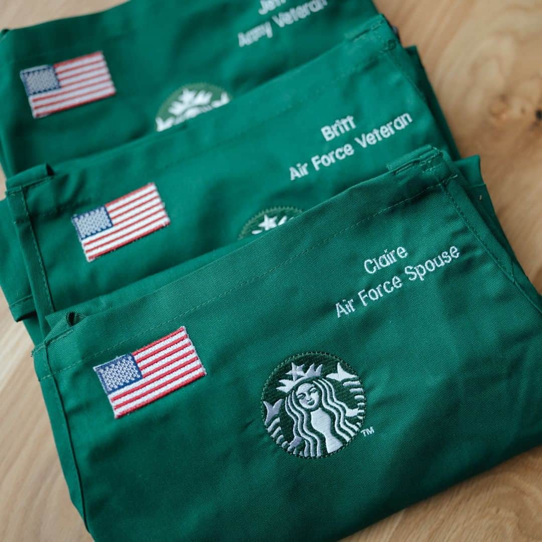 Starbucksのインスタグラム：「Join Starbucks this #MilitaryAppreciationMonth as we uplift Operation Gratitude (@opgratitude) and Blue Star Families (@bluestarfamilies).  Operation Gratitude connects Americans with volunteer opportunities to honor our military, veterans and first responders.  Blue Star Families is committed to strengthening military communities by connecting them to neighbors and creating circles of support.」