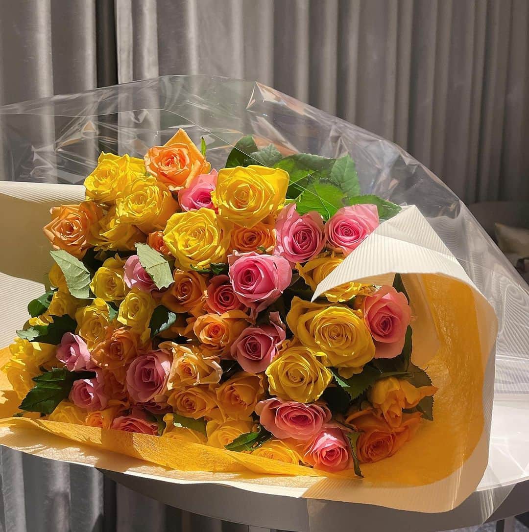 野々村彩乃さんのインスタグラム写真 - (野々村彩乃Instagram)「#flowers #rose 5/25 はオペラ「メドゥーサ」でした🐍」5月27日 0時30分 - ayano.nonomura