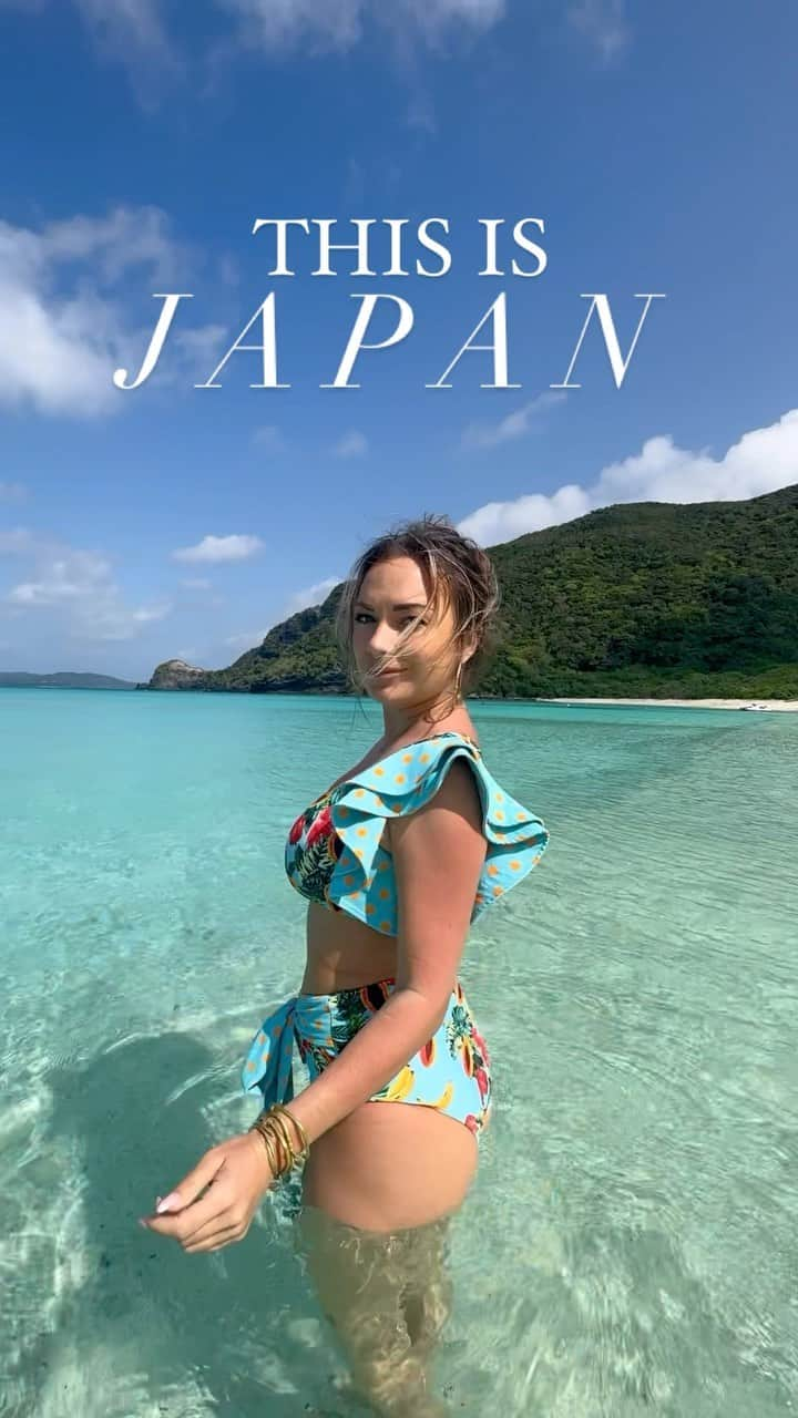 アリサ・ラモスのインスタグラム：「Exploring remote, lesser known paradise destinations is my favorite hobby. Or, job. Same same but different? 😂  Anyway, can you believe this is in JAPAN!!! 😻 Share it to someone who wouldn’t believe it and maybe drop a comment if you’re surprised (yes low key hint for engagement).  I’ve been to Japan 5 times now and before this last trip had always wanted to go to Okinawa, so this time, for my “vacation” I finally went! And it was AMAZING!  And also slightly difficult bc it was just before their high season which meant a lot of things weren’t open all the time or running, but also way less people which o greatly enjoyed!  I figured out how to use translate app to get taxis, and also the ferry to get to this location, which is a part of even smaller islands and where the most beautiful beaches I found were.   It was also pretty cheap to get a flight roundtrip from Tokyo, and accommodation was way bigger and cheaper there!  Will make a full blog post soon!  Have you heard of Okinawa?   (PS Okinawa is a huge military base, lots of US citizens are stationed there! And yes remember this for my missing plane theory)  #okinawa #japan #visitjapan #mylifesatravelmovie #globalcitizen #womenwhoexplore #solofemaletravel #solotravel #beautifuldestinations #hiddengems #tlpicks」