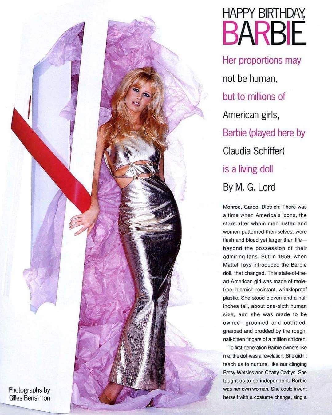 クラウディア・シファーさんのインスタグラム写真 - (クラウディア・シファーInstagram)「Becoming Barbie. #FBF to this 1994 shoot with @gilles_bensimon 💗」5月27日 0時39分 - claudiaschiffer