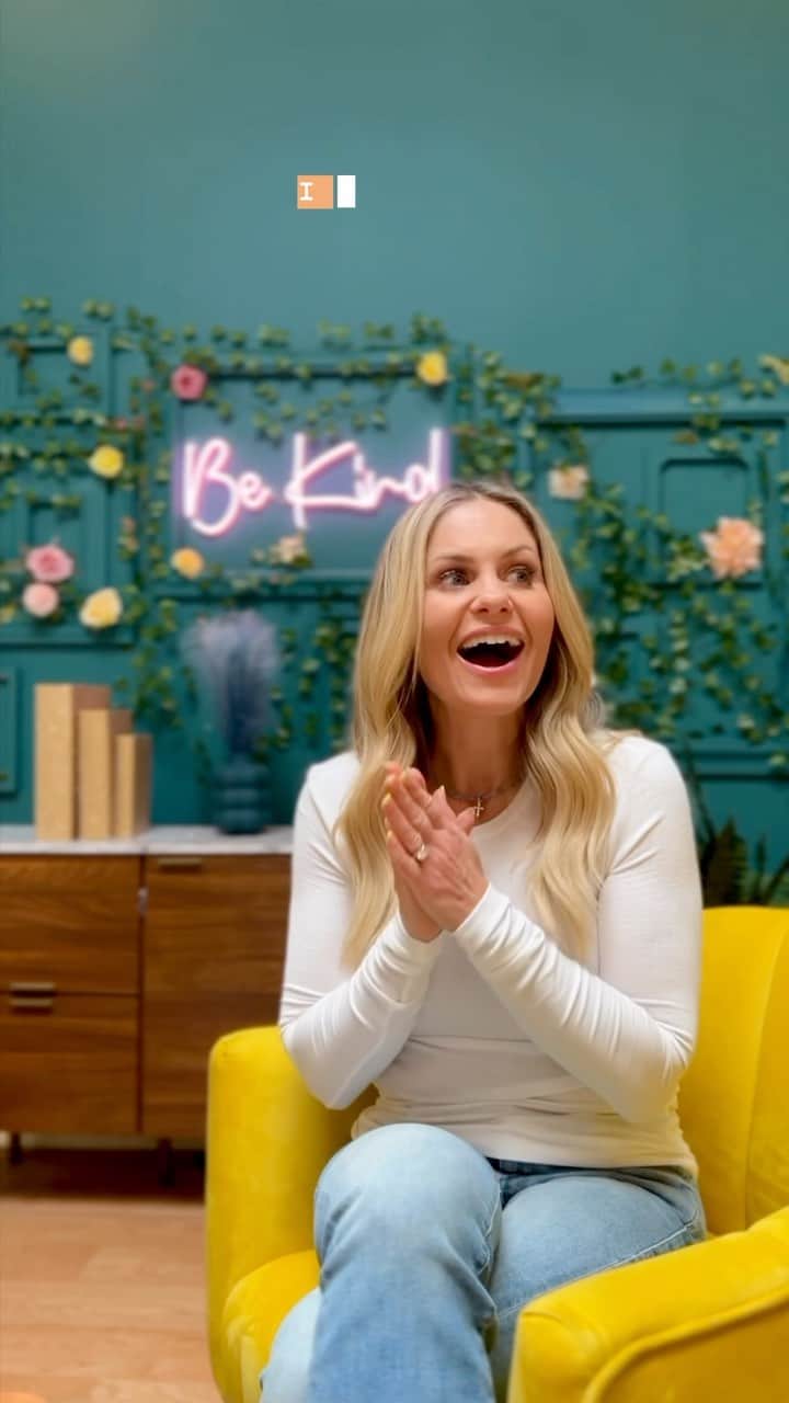 のインスタグラム：「Today’s the LAST DAY to vote @candacecameronburepodcast for the Podcast Impact Award 🙏🏼✨ Just to be nominated has been a huge honor, and the messages I’ve received about the impact this podcast has had on your lives, in such a short period of time, has meant so much to me.  Go to klovefanawards.com and vote vote vote until 11pm CT tonight! #ccbpodcast」