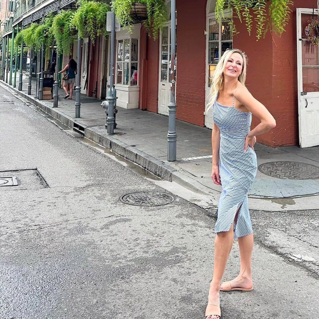 クリスティ・ルーカジアックのインスタグラム：「Love being a tourist in my second home city! 💙🤍  The @motf_official MOTF Nature Collection SS23, City Chic, is perfect for work, parties or looking chic on the streets. Elevate your wardrobe with their elegant styles, in high-quality natural fabrics, like silk and linen. They definitely help keep me cool in the New Orleans heat!   Use 15christilukasiak for an 15% extra off any purchase. I'm wearing dress - 14356227  Shop shopmotf.com (JUST FOR US) & SHEIN.COM (FOR GLOBAL) #MOTFmeetsnature #MOTFpartner」