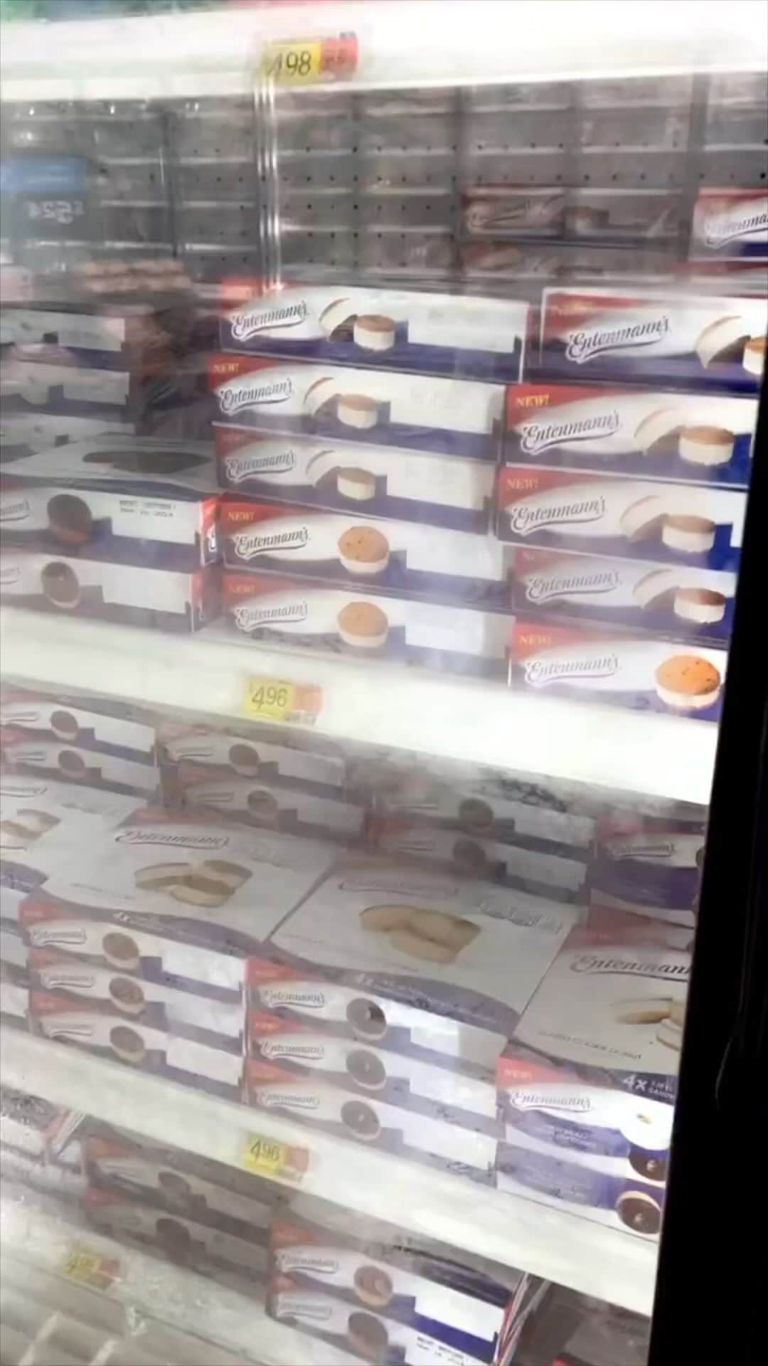 Wal-Mart Stores, Incのインスタグラム：「We’ve got some delicious new arrivals in the freezer section 😋 🎥: @threesnackateers #Entenmanns #WalmartFinds」