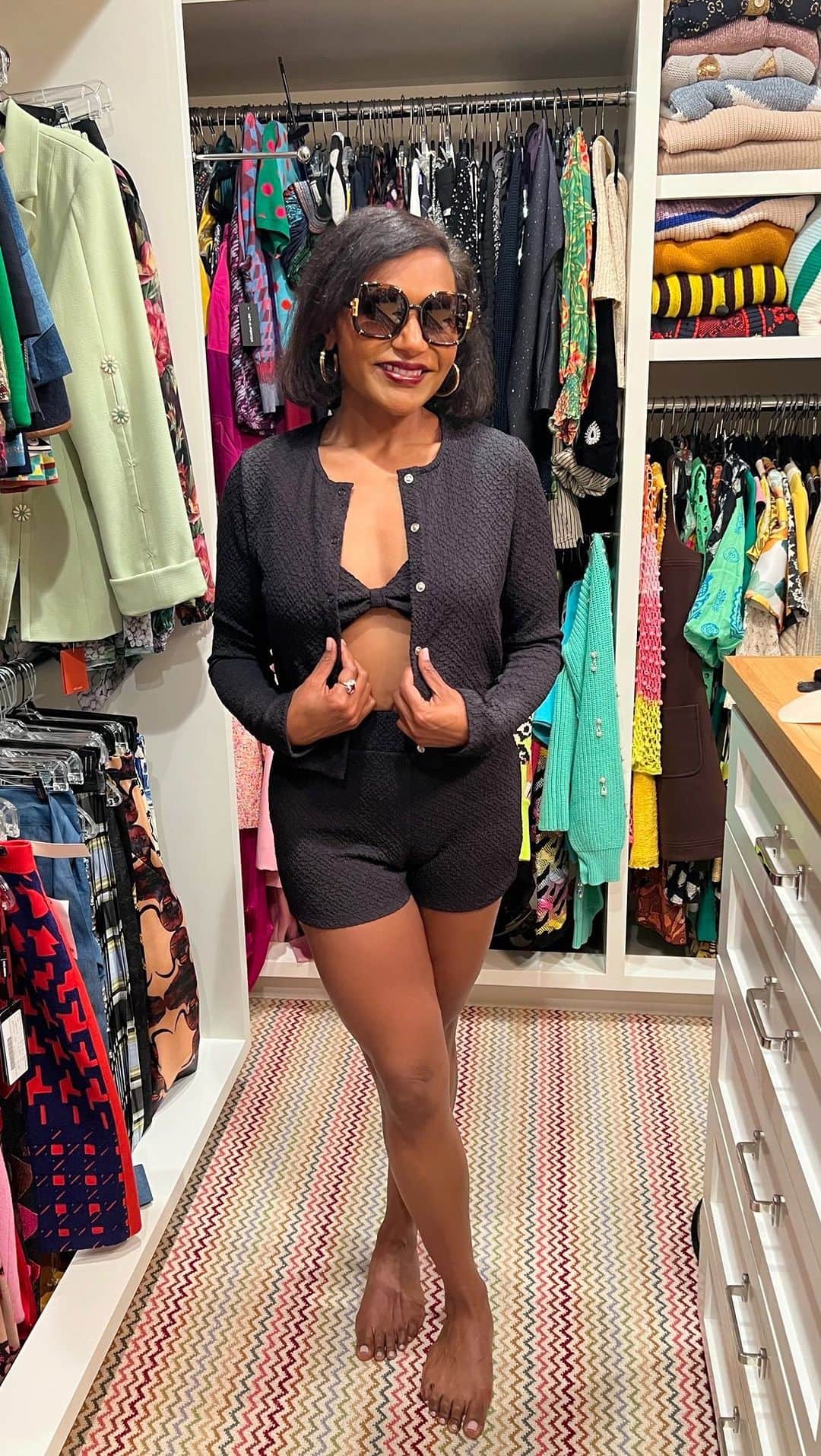 ミンディ・カリングのインスタグラム：「Headed into the long weekend and couldn’t pick just one of my favorites from my @andieswim collection! So maybe I will just wear them all? Which ones do you like? 👙☀️🩱」