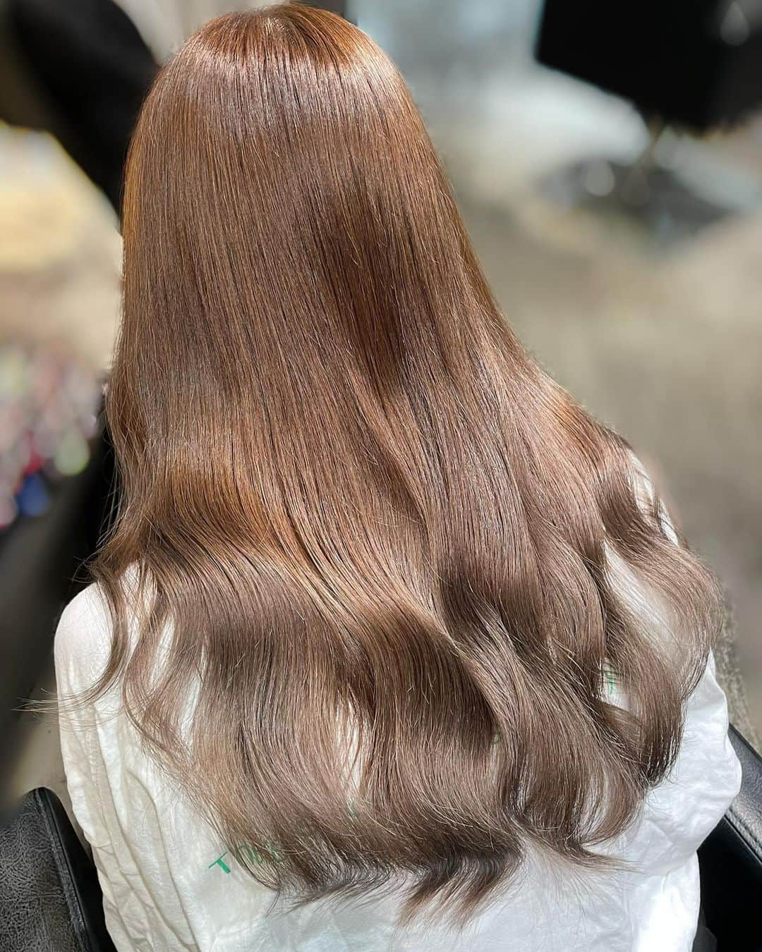 望月みゆさんのインスタグラム写真 - (望月みゆInstagram)「ヘアカラー可愛くて 毎日楽しい₍₍ (ง ᐛ )ว ⁾⁾笑 . アッシュブラウンにしてもらいました🎀 . 【LANDS】 担当: MASAMI @masami_lands  いつもありがとうございます❣️ . . #アッシュブラウン #セミロング #ヘアカラー  #望月みゆ  #みゆちぃ　#miyuchy #バンもん　#banmon #japanesegirl  #japaneseidol」5月27日 0時58分 - myc416