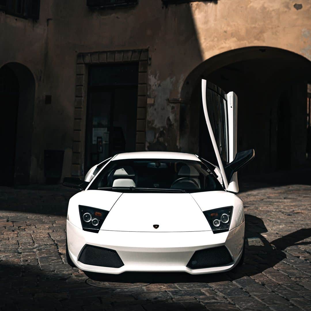 ランボルギーニのインスタグラム：「The story goes that Murciélago was a bull strong enough to survive the arena.  Our story states that Murciélago, was powerful enough to become a legend.  #Lamborghini #Murcielago」