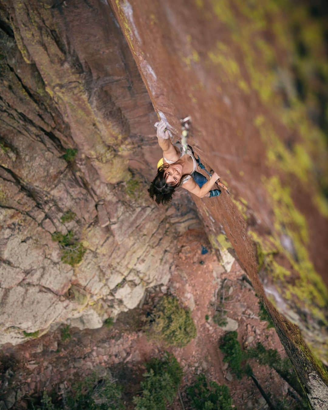 ペイジー・クラッセンのインスタグラム：「Long reaches, documented by @tarakerzhner. Ironically, these three fingers have been causing a bit of trouble lately - maybe they just miss this go-go-gadget move • @lasportivana @maximropes @physivantage」