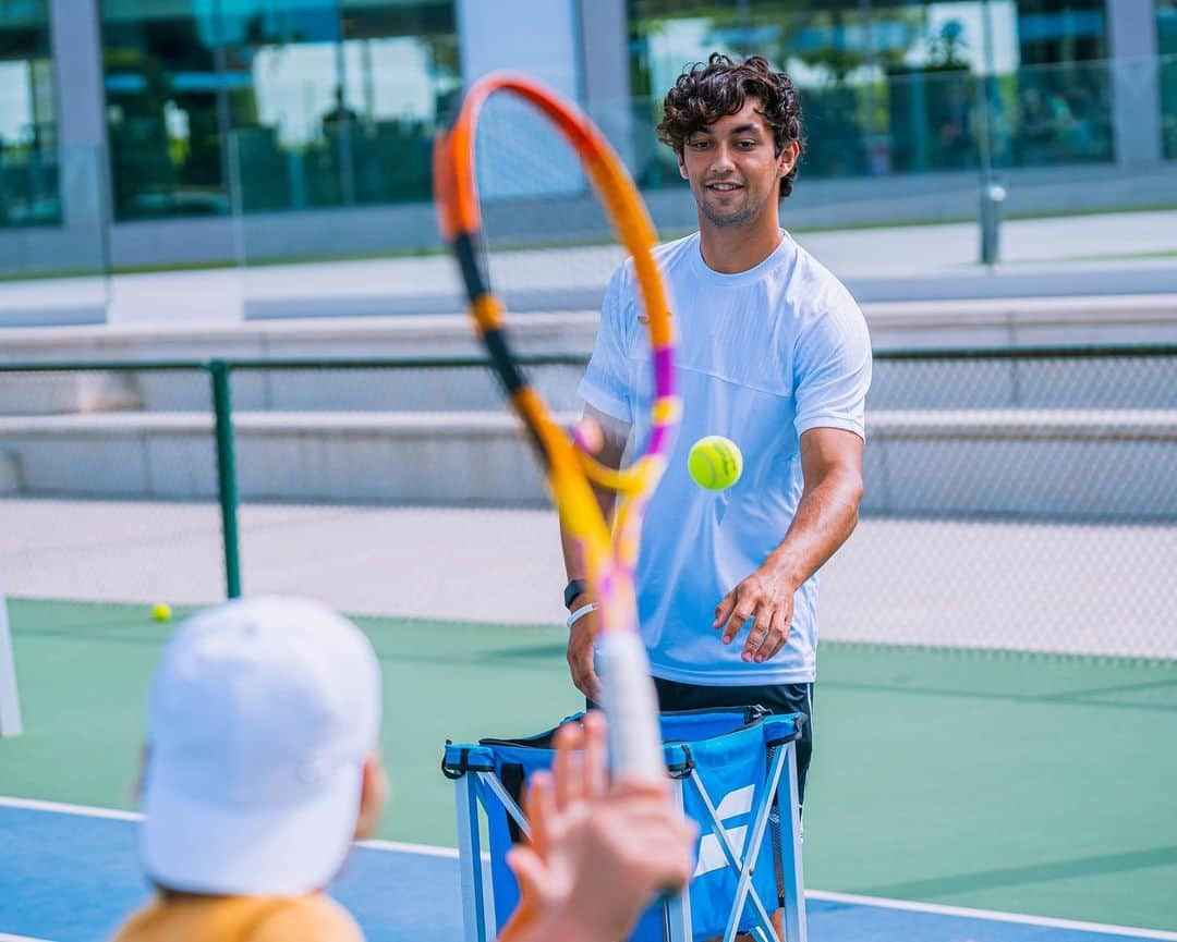 ラファエル・ナダルさんのインスタグラム写真 - (ラファエル・ナダルInstagram)「Coaches, @rafanadalacademy players and @rafaelnadal himself have participated in the @rafanadal_school Sports Day. What a great experience for the kids! 😍 VAMOS‼️」5月27日 1時09分 - rafaelnadal