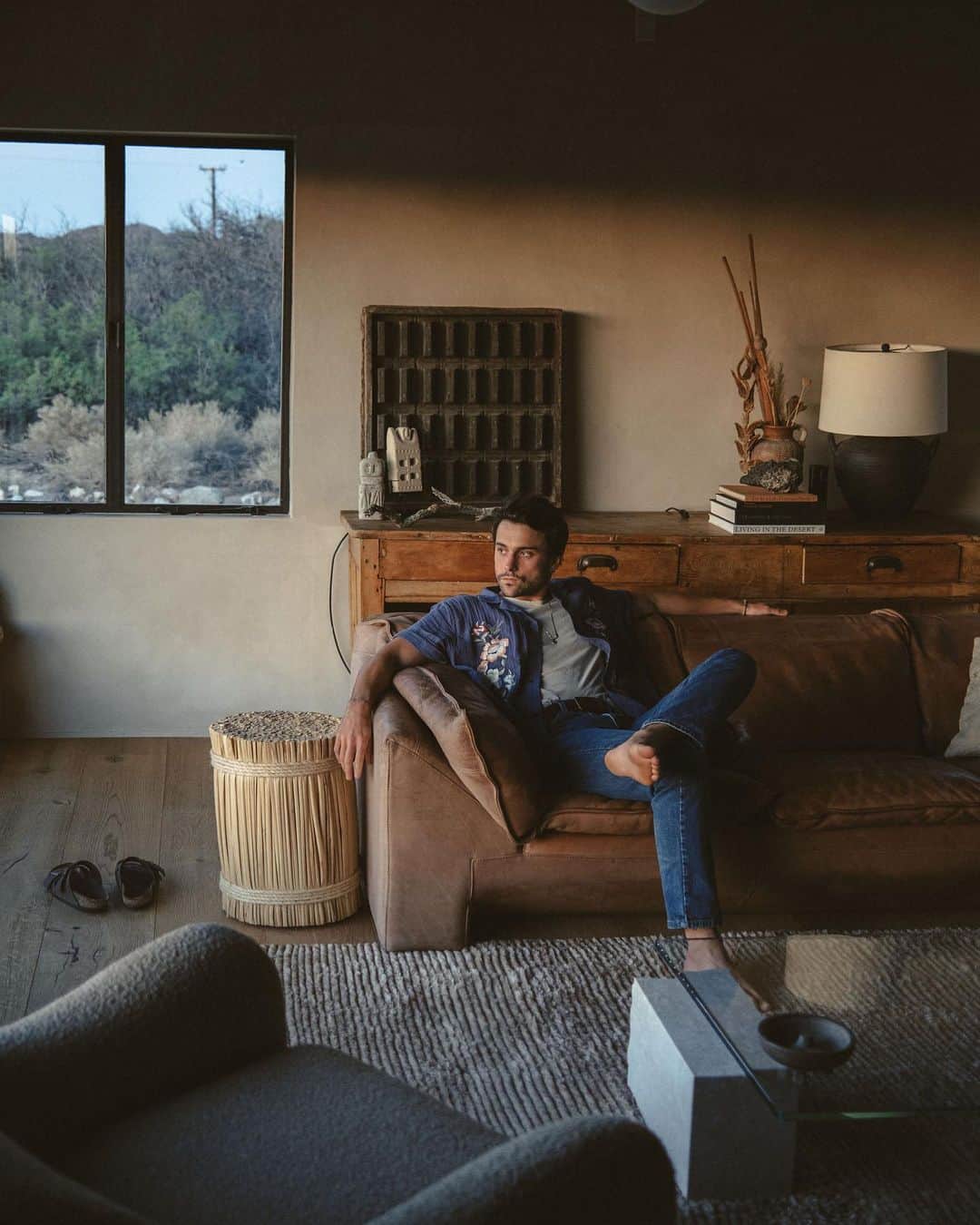 ジャック・ファライーのインスタグラム：「Desert escape.  📷: @mksadler」