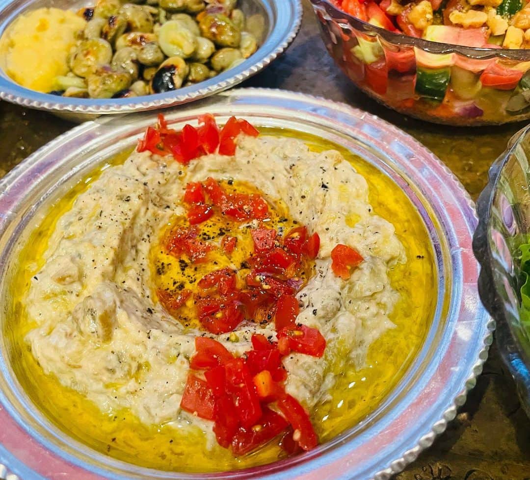一条もんこさんのインスタグラム写真 - (一条もんこInstagram)「サラーム海上さん宅で中東料理会！ 馬来風光美食のエレンさん、スパイシーなお仲間たち。 料理の世界は広い‼︎ めちゃくちゃ勉強になりました〜！ #中東料理#サラーム海上#ハーブ料理#ハーブ#地中海料理#ホモス#タトーニ#ケバブ#フリット#マレーシア料理#スパイシーな仲間たち#一条もんこ」5月27日 1時38分 - monko1215
