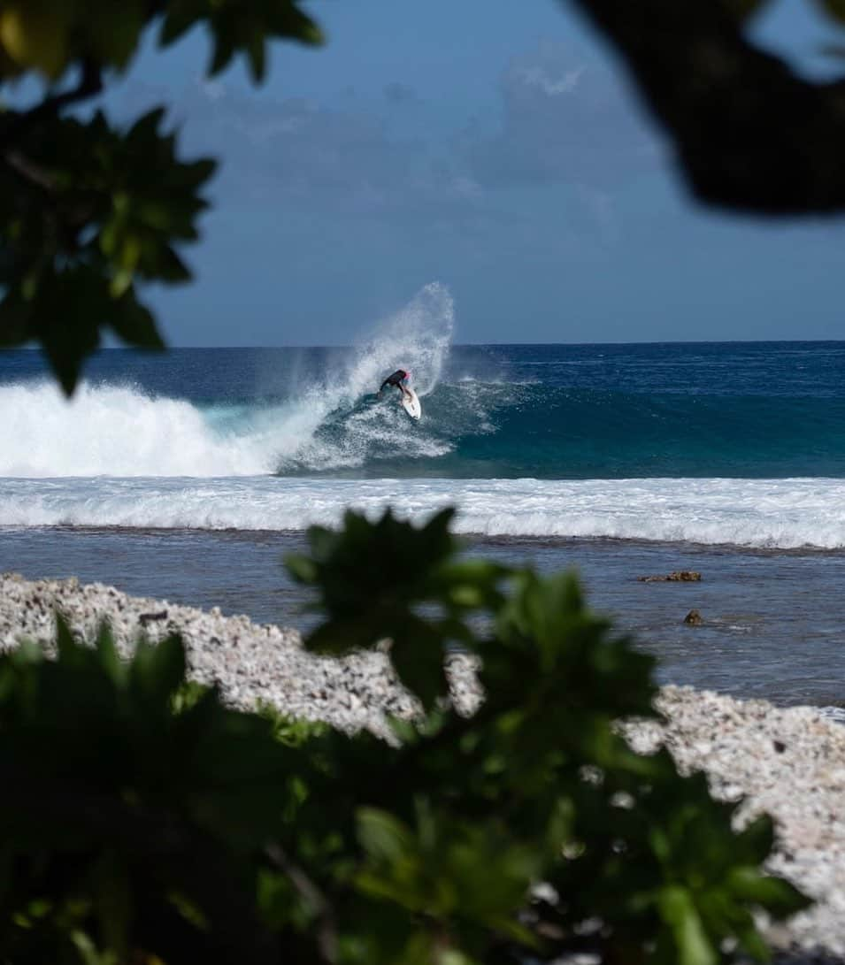 ジェレミー・フローレスさんのインスタグラム写真 - (ジェレミー・フローレスInstagram)「Disneyland 🤩. . 📸: @timmckenna #pacificislands @quiksilver」5月27日 1時32分 - floresjeremy