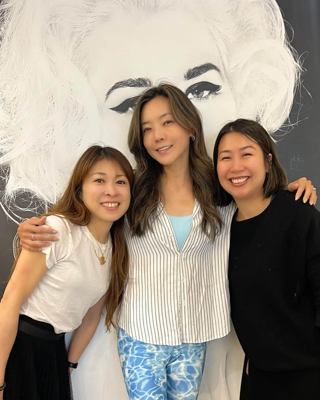 和央ようかさんのインスタグラム写真 - (和央ようかInstagram)「Beauty Day @warrentricomi  Love to be back here 😊💇‍♀️  ハイライトを入れて、カットして頂き…次のお仕事に備え、少しずつ準備😊  やはり、NYに帰ってくると、ほっとする、懐かしい… で、歩く🚶‍♀️👍 今日は合計40ブロックくらい、南北に歩いた👍 東西もMadison からBroadway まで歩き、Pilates もしたから…最近の暴飲暴食を帳消しならないかな🤔😂😂😂  #takakoworldstylin🌎 #takakonystylin🍎 #lifestyle #nylife #ny #beautybay #yokawao#和央ようか」5月27日 2時15分 - yokawao0215