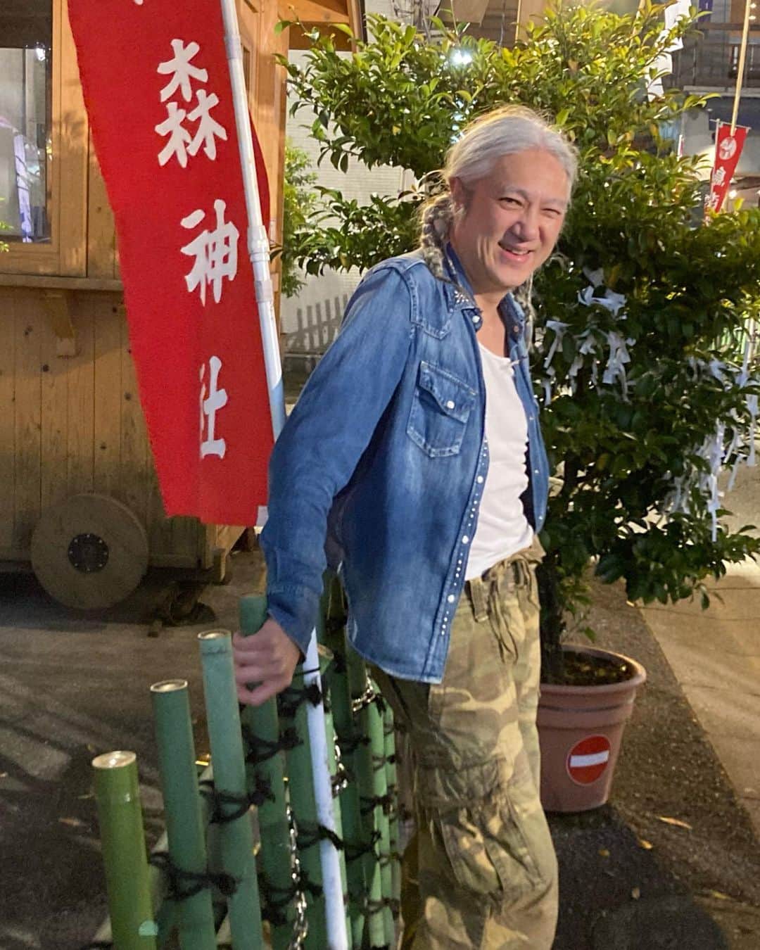 イマイアキノブのインスタグラム：「★ こんばんは 今夜の演奏は新宿にて」