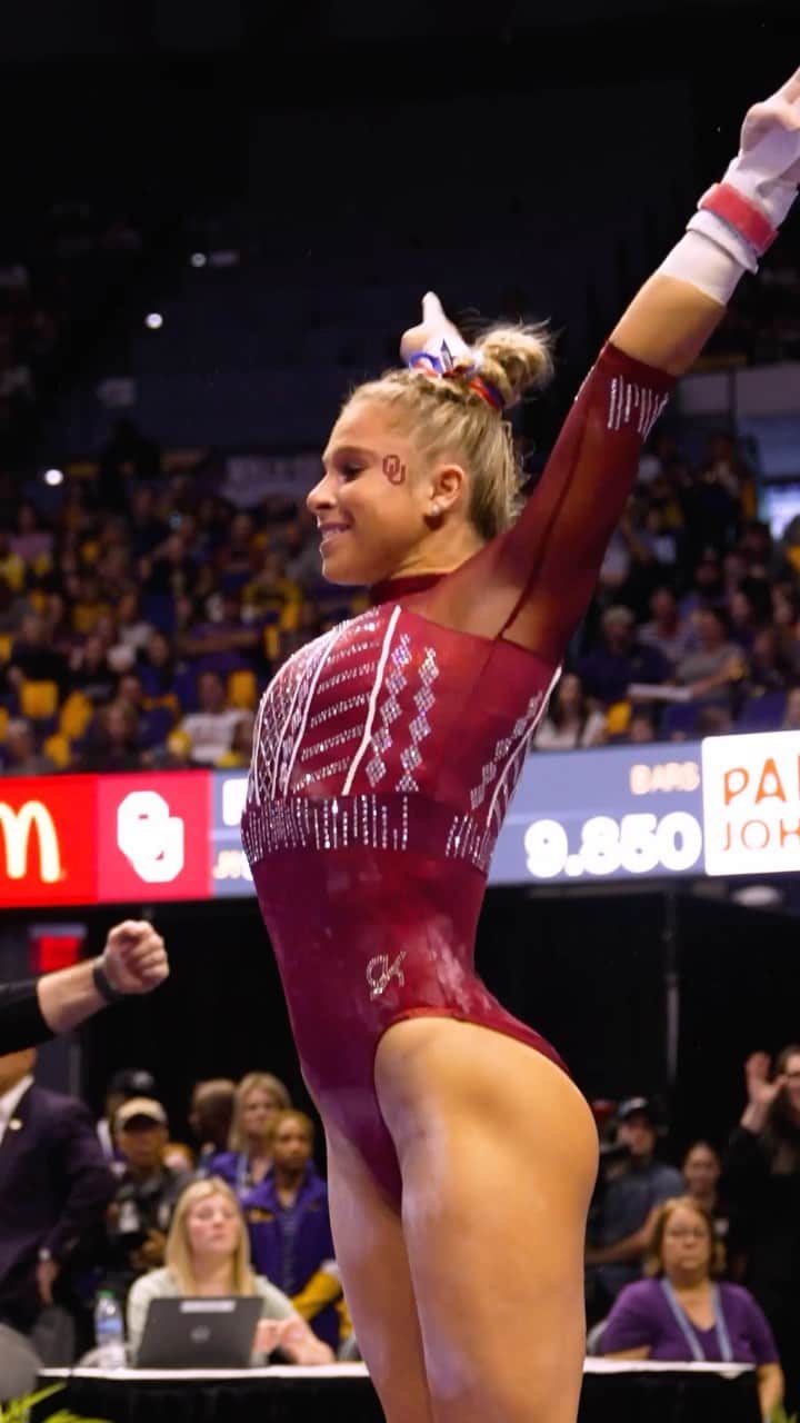のインスタグラム：「Swung HIGH to match a career HIGH! 🤩  Going back to Ragan Smith’s first of 🔟 scores at 9.900 or higher on bars in 2023. At LSU, she won the bars title with a career-high tying 9.950.   #FlashbackFriday | #BoomerSooner」