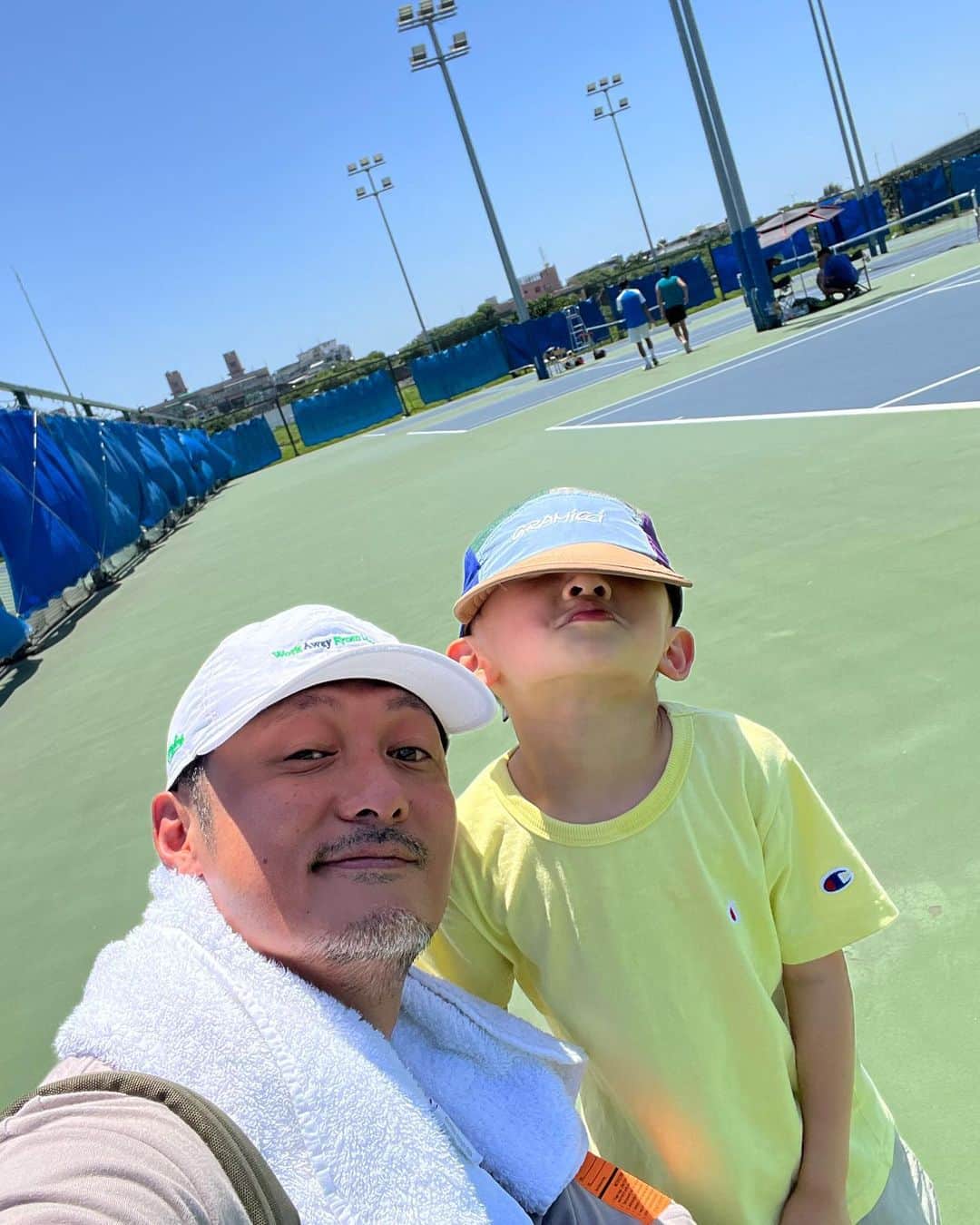 余文樂のインスタグラム：「👨🏻👦🏻」
