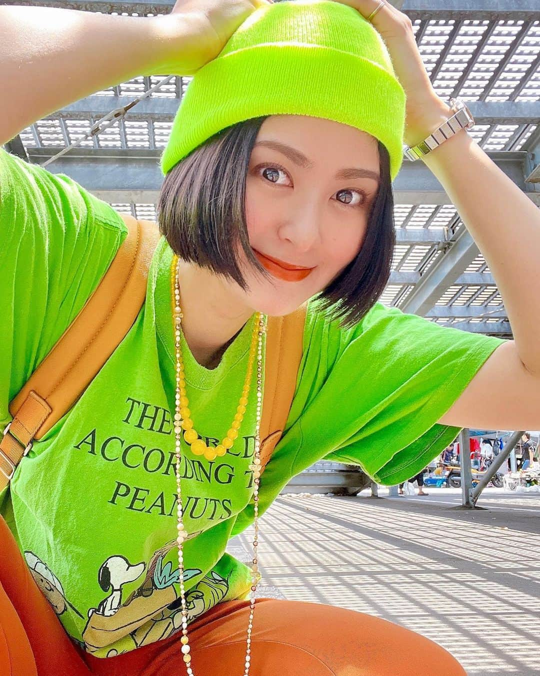 石井美絵子さんのインスタグラム写真 - (石井美絵子Instagram)「スヌーピーTシャツかわいい🐕🌳 オレンジ＆豹のエコバッグもかわいい🐆🍊  knitcap #フリマ  watch #cartier #vintage  top #古着 #kpark  pants #アールイードット  sneaker #NIKE   #古着コーデ #古着好き #古着女子 #古着ファッション #カラーコーデ #カラフルコーデ #派手服 #派手好き #fashiongram #fashionlover #colorfullife #ミカコのフク」5月27日 20時00分 - mikako.ishii