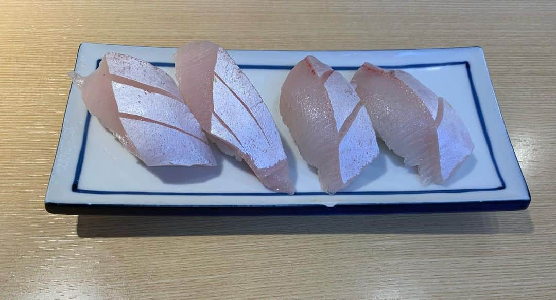 白鳥雪之丞さんのインスタグラム写真 - (白鳥雪之丞Instagram)「大阪9日目ランチ🤤🍣  #ニューすしセンター #心斎橋ネオン食堂街 #心斎橋PARCO #大阪」5月27日 12時57分 - yukinojoeshiratori