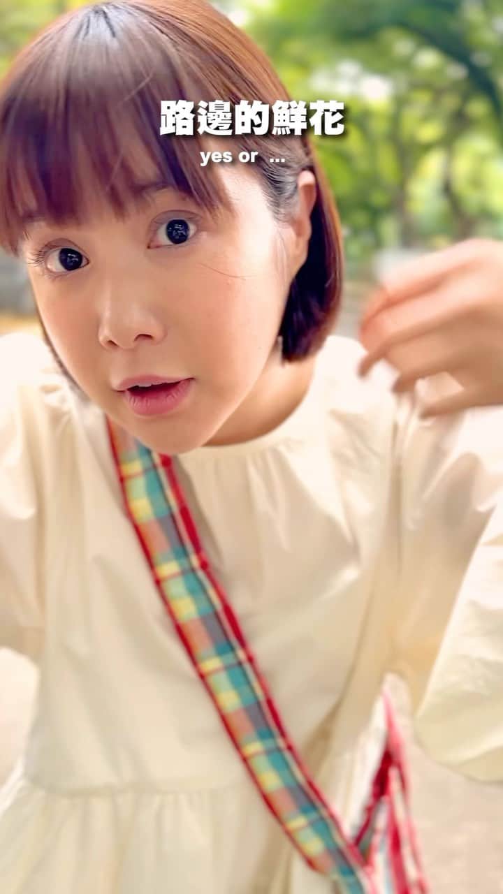 リー・ジャーインのインスタグラム：「行走的鮮花🌷 @junoohknow   #李佳穎 #時刻影像工作室」