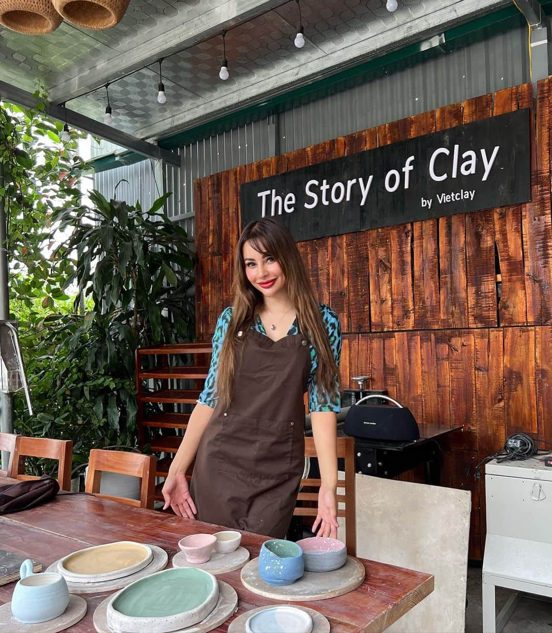 April Imanさんのインスタグラム写真 - (April ImanInstagram)「Another fun pottery session!💙💚💛🩷🧡 I found out that pottery making requires a great deal of patience, which is not my greatest trait😅 . . . #apriliman #badassgirls #babesofinstagram #beautymodel #selfconfidence #beautifulgirls #bodymotivation #asianmodel #bodyconfidence #asiangirls #asianbeauty #classywomen #fashioninspo #fashiongram #confidentlybeautiful #bodyfitness #beautyqueen #beautyinfluencer #pottery #potterymaking #potterystudio #potteryart」5月27日 13時08分 - april_iman