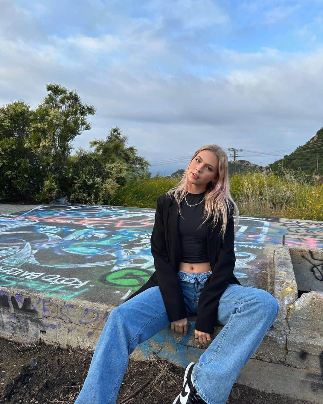 ジョーディン・ジョーンズのインスタグラム：「☁️9」