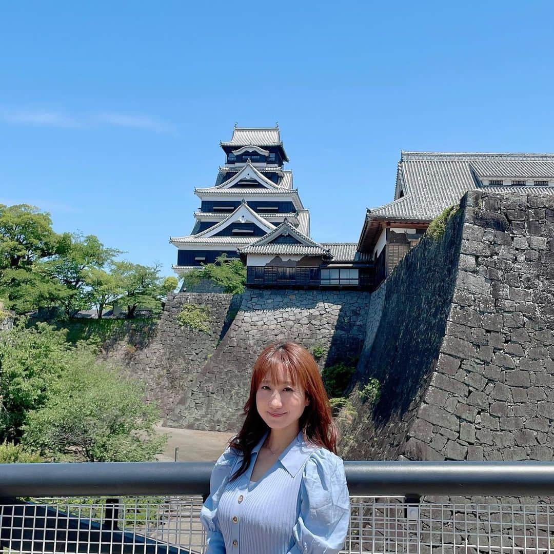 吉井明子さんのインスタグラム写真 - (吉井明子Instagram)「『週刊4Kふるさとだより』 今回の「撮ってきた！☺️📸」は プライベートで行った熊本旅の一部でした。  熊本城の天守閣は2021年に修復が終わって、内部も公開されていますが、まだ至る所に7年前の熊本地震の爪痕が…。  被災前の姿に戻るにはおよそ30年かかるそうです。今後の復興も見守りたいと思います。  #熊本 #熊本城 #熊本地震復興 #熊本地震から7年 #気象予報士 #気象キャスター #weatherforecaster #기상캐스터　#氣象主播 #吉井明子 #bs4k #週刊4Kふるさとだより #nらじ #マイあさ」5月27日 13時17分 - akiko_yoshii_sunny_rain
