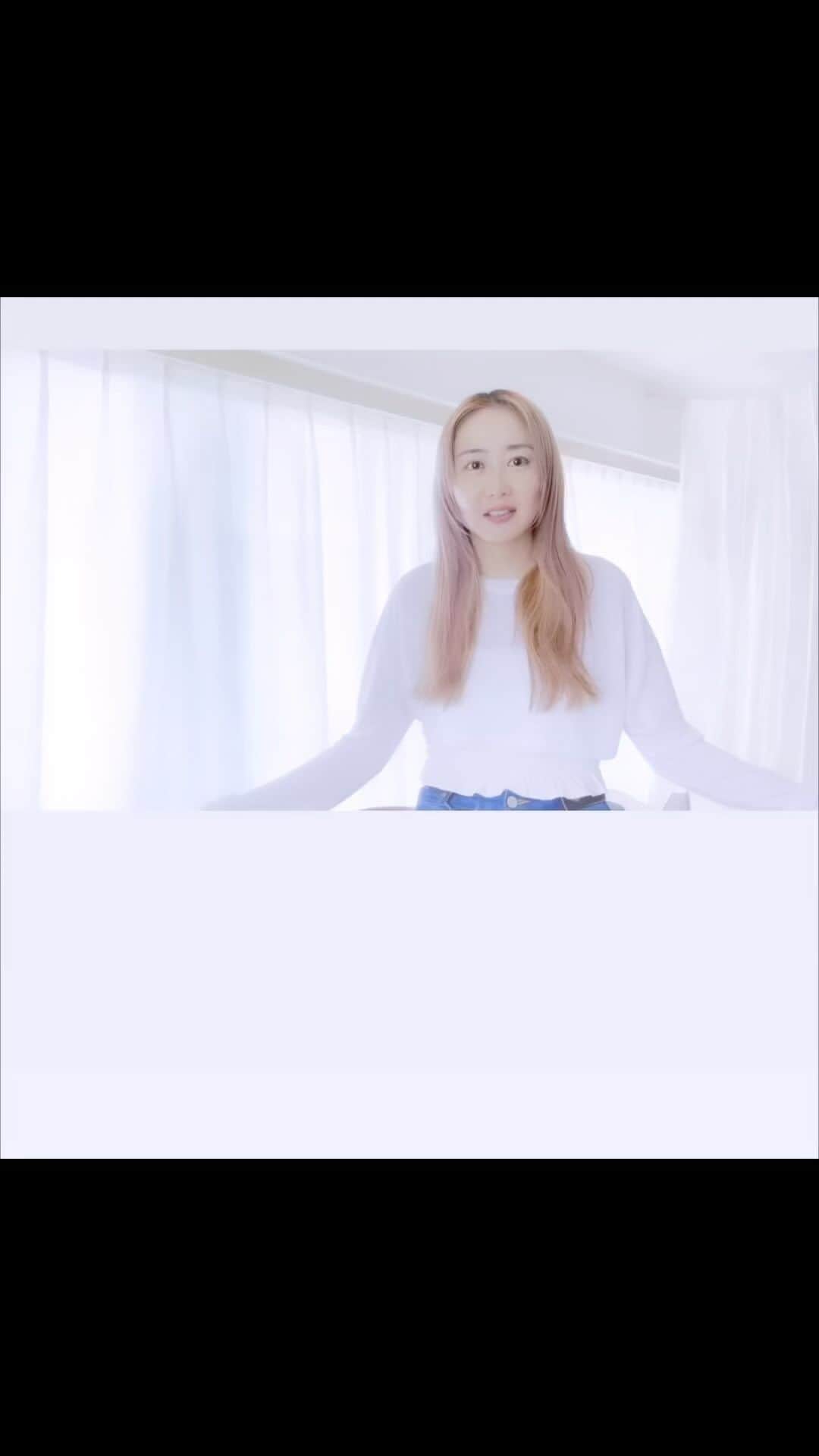 永瀬沙世のインスタグラム：「instagram の質問箱から📦最初は難しいのからいくぞぉ 質問１私もフリーランスです、息が長く愛される人はどんな人？ 質問2 魅力的な人ってどんな人？ 質問3 長所はなんですか？ 質問4 幸せの定義とはなんだとおもいますか？ 質問5 友達を許すには？  urlプロフィール欄から」