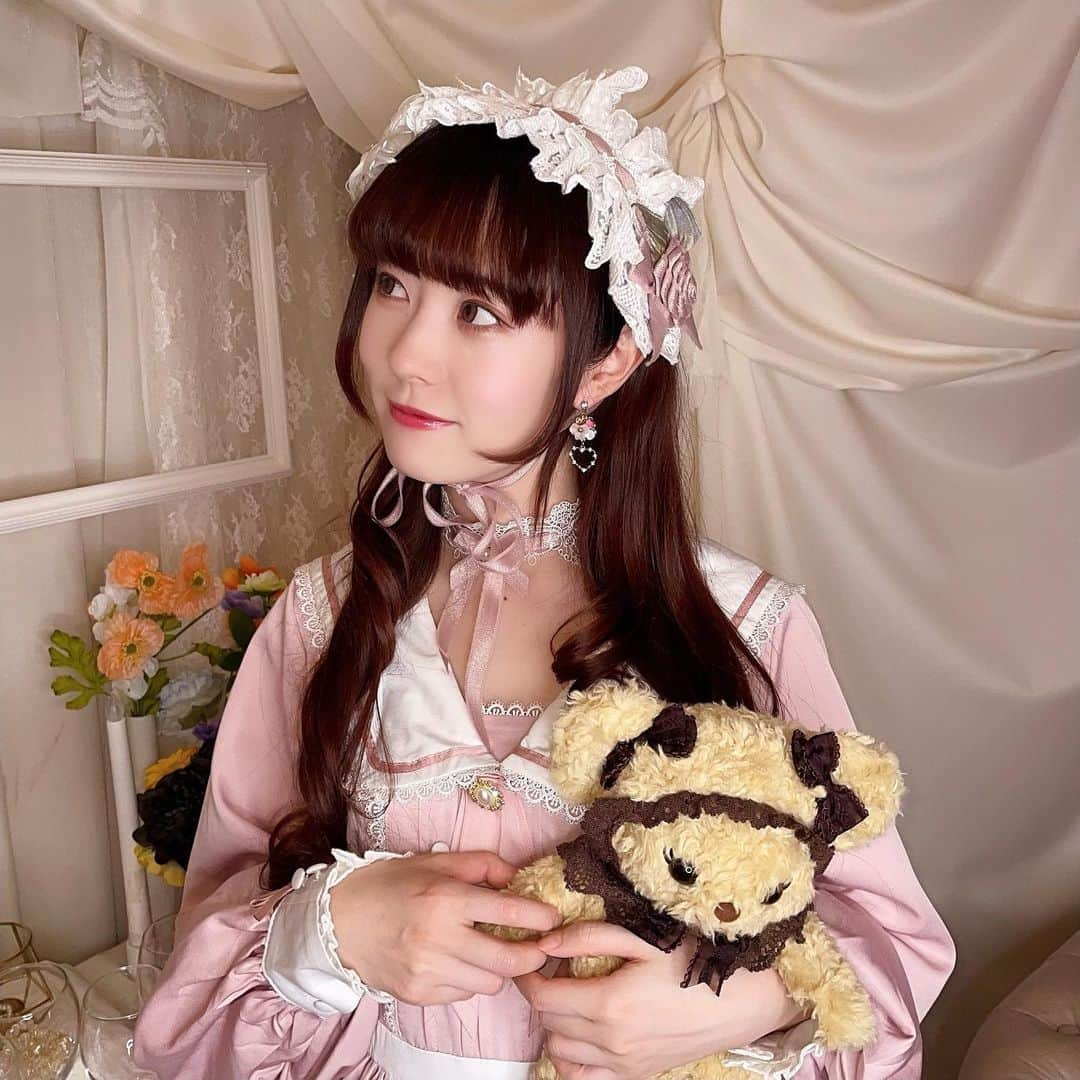 永井杏樹のインスタグラム：「  🩷💭🌈  #ロリータ #ロリータファッション  #甘ロリ #lolita #lolitafashion #kawaii #kawaiifashion #girl #idol #アイドル #うさ耳 #セーラー #セーラーワンピース #ピンク #ピンクコーデ #babythestarsshinebright #ベイビーザスターズシャインブライト #alice_doll_21 #くまくみゃ」