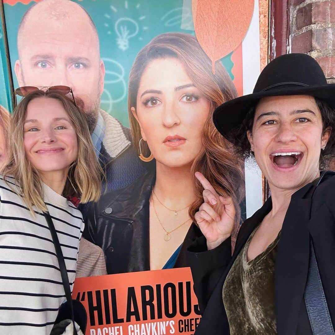 クリスティン・ベルさんのインスタグラム写真 - (クリスティン・ベルInstagram)「A dreamy 48 hours in NY with @erikajaye: -eating at @pizzalovesemily with my soul siblings -seeing the @darcycarden break her cast mates in her broadway DEBUT because shes hilarious -sleeping in a cupboard sized room and a full bed with @erikajaye  - wrapping up the night watching the epically talented @bensplatt and @micaela_diamond bring down the house in @paradebway」5月27日 5時11分 - kristenanniebell