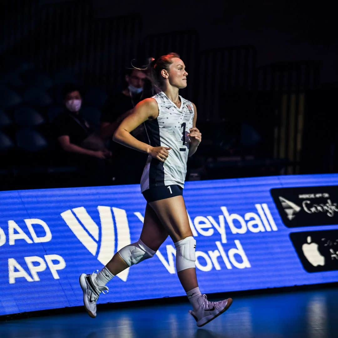 USA Volleyballさんのインスタグラム写真 - (USA VolleyballInstagram)「We are ready! 🇺🇸💪  Check out 👀 the U.S. Women's roster for the first round of Volleyball Nations League at 🔗 on our bio!」5月27日 5時48分 - usavolleyball