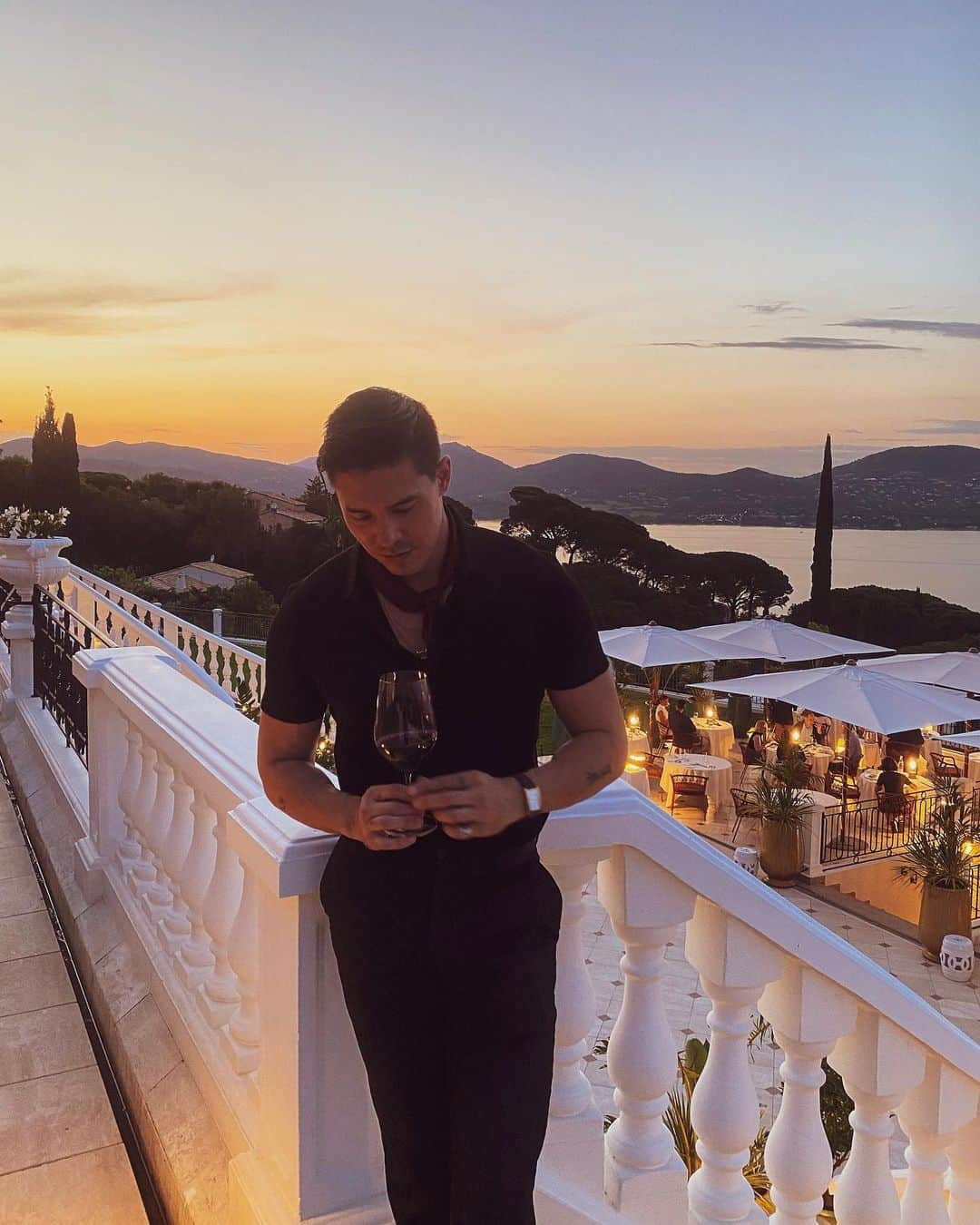 ルイス・タンのインスタグラム：「Deep contemplation on how I survived nine days in Cannes and why I would do it again immediately.   #sttropez #lewistan #cannesfilmfestival」