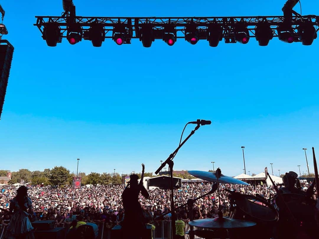 BAND-MAIDさんのインスタグラム写真 - (BAND-MAIDInstagram)「[Gratitude🔥] "BAND-MAID 10TH ANNIV. TOUR in North America" at "Sonic Temple Fes" in Columbus has ended.   Thank you for coming everyone!!    The next show will be at "Pointfest" in on May 27.  bandmaid.tokyo/contents/617485  #bandmaid #sonictemple #Columbus」5月27日 6時42分 - bandmaid.jp