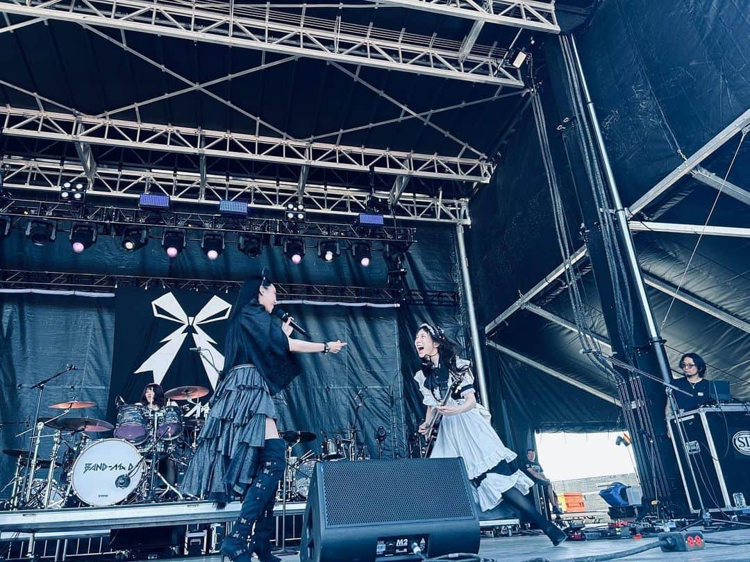 BAND-MAIDさんのインスタグラム写真 - (BAND-MAIDInstagram)「[Gratitude🔥] "BAND-MAID 10TH ANNIV. TOUR in North America" at "Sonic Temple Fes" in Columbus has ended.   Thank you for coming everyone!!    The next show will be at "Pointfest" in on May 27.  bandmaid.tokyo/contents/617485  #bandmaid #sonictemple #Columbus」5月27日 6時42分 - bandmaid.jp