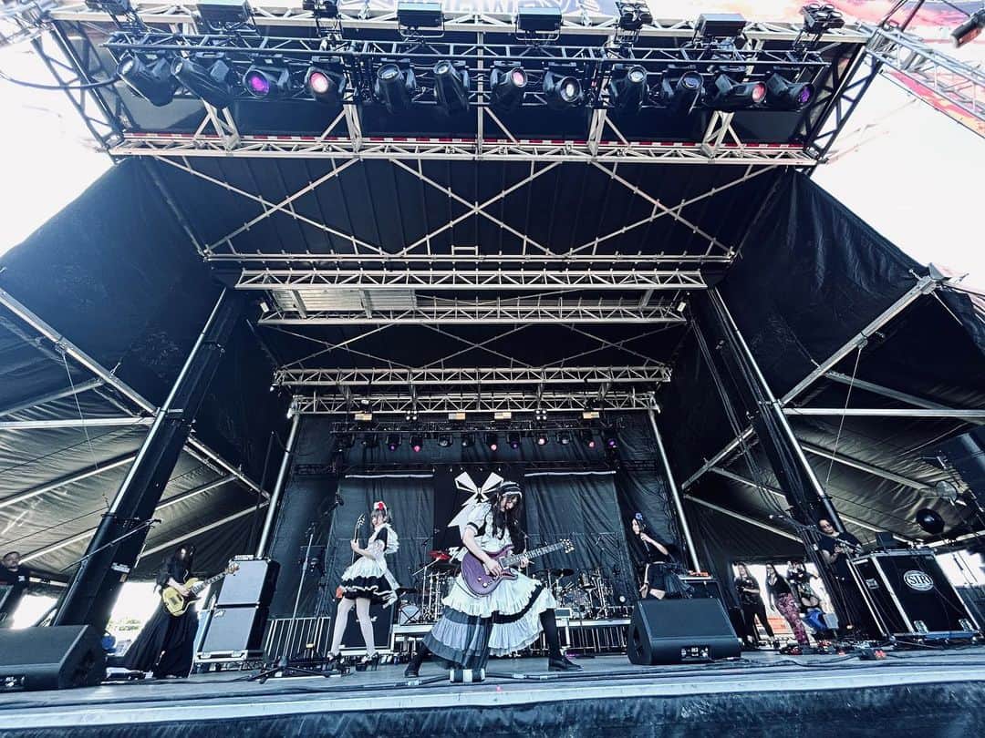 BAND-MAIDさんのインスタグラム写真 - (BAND-MAIDInstagram)「[Gratitude🔥] "BAND-MAID 10TH ANNIV. TOUR in North America" at "Sonic Temple Fes" in Columbus has ended.   Thank you for coming everyone!!    The next show will be at "Pointfest" in on May 27.  bandmaid.tokyo/contents/617485  #bandmaid #sonictemple #Columbus」5月27日 6時42分 - bandmaid.jp