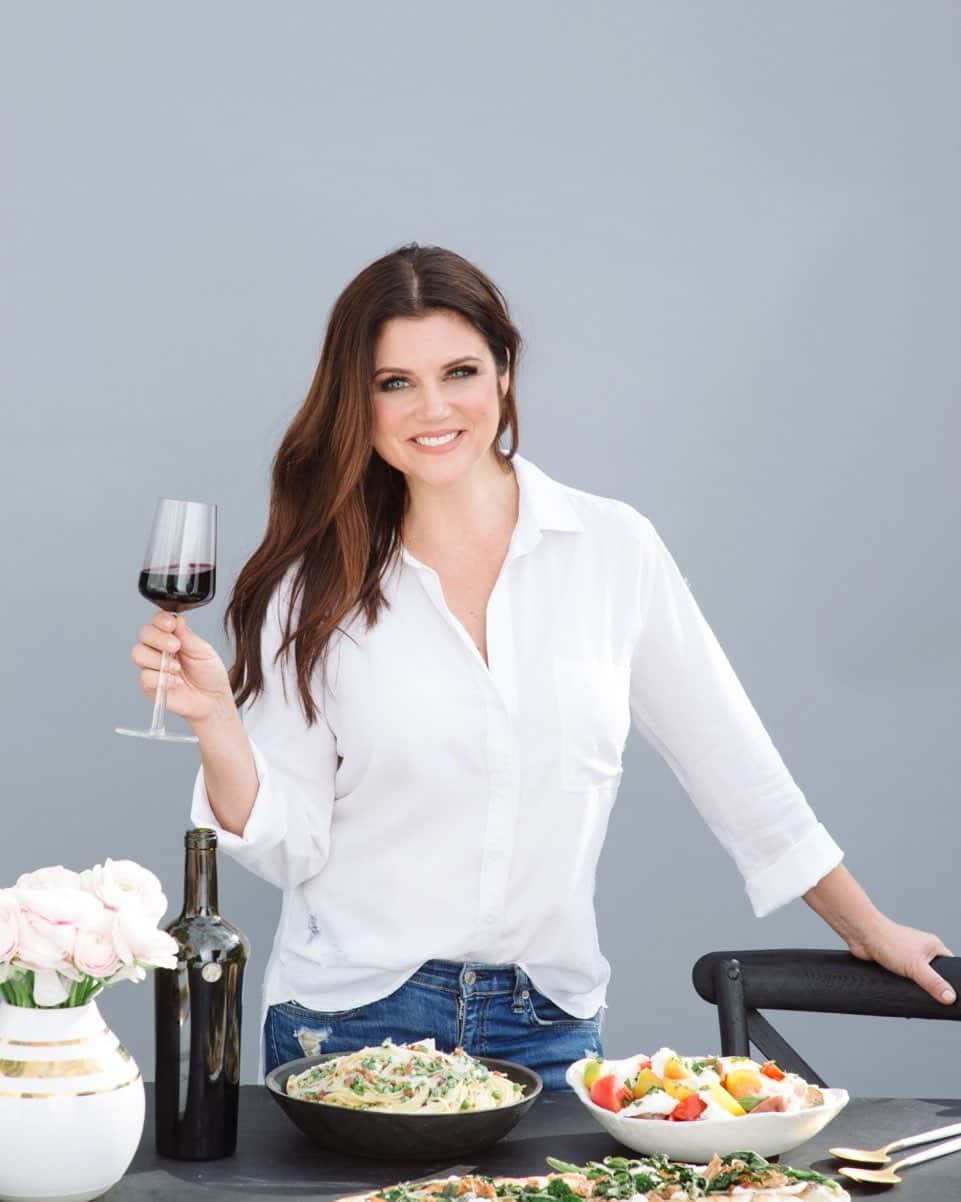 ティファニー・ティーセンのインスタグラム：「It’s #nationalwineday and what better way then to celebrate in #napa Who’s coming to see me @bottlerocknapa」