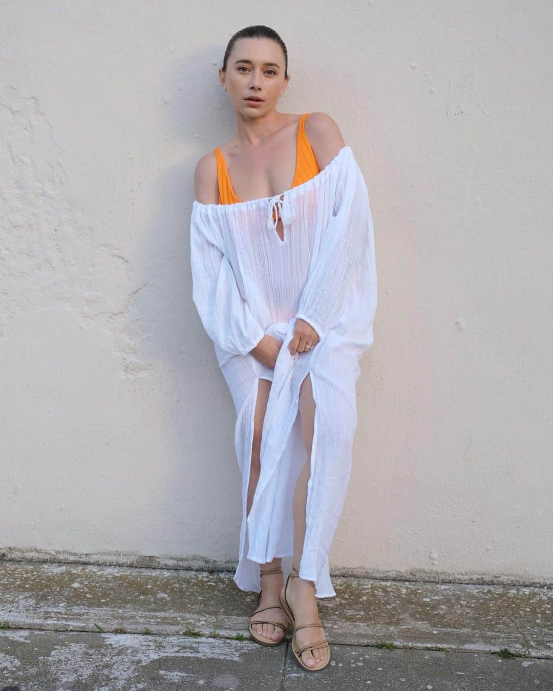 オレーシャ・ルーリンのインスタグラム：「I can almost smell the ocean air @vitaminaswim」