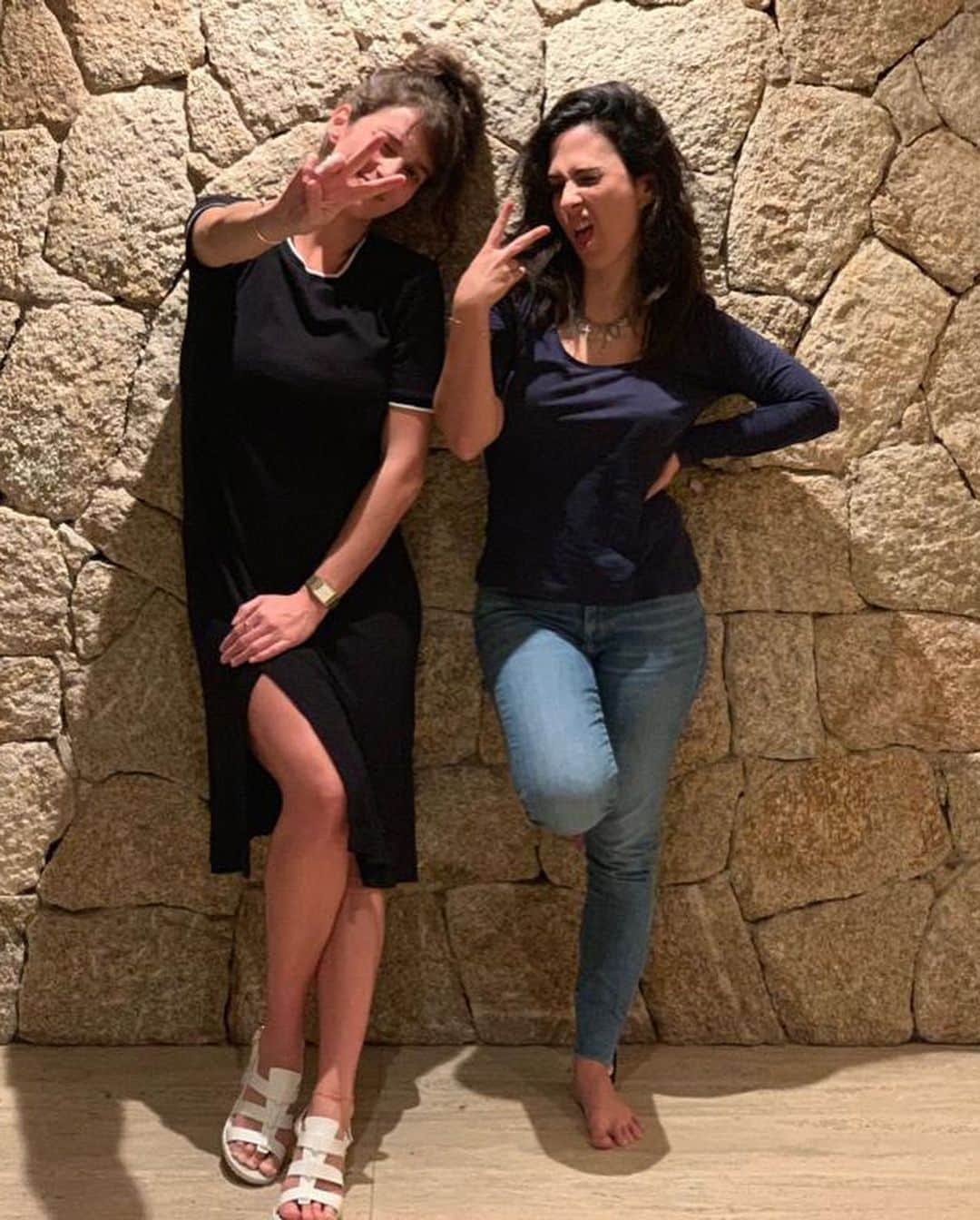 Tata Werneckさんのインスタグラム写真 - (Tata WerneckInstagram)「Aniversário hoje da minha amiga linda @pristeinman ! Atriz , roteirista , mãezona incrível, gata e atleta :) te amo! E te desejo saúde amor paz e CLARENA PORRA」5月27日 8時28分 - tatawerneck