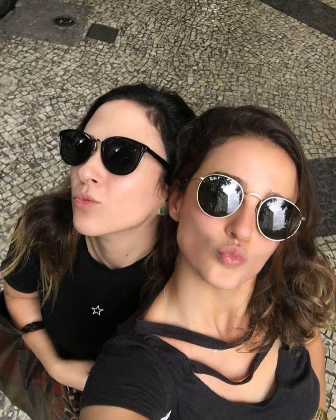 Tata Werneckさんのインスタグラム写真 - (Tata WerneckInstagram)「Aniversário hoje da minha amiga linda @pristeinman ! Atriz , roteirista , mãezona incrível, gata e atleta :) te amo! E te desejo saúde amor paz e CLARENA PORRA」5月27日 8時28分 - tatawerneck