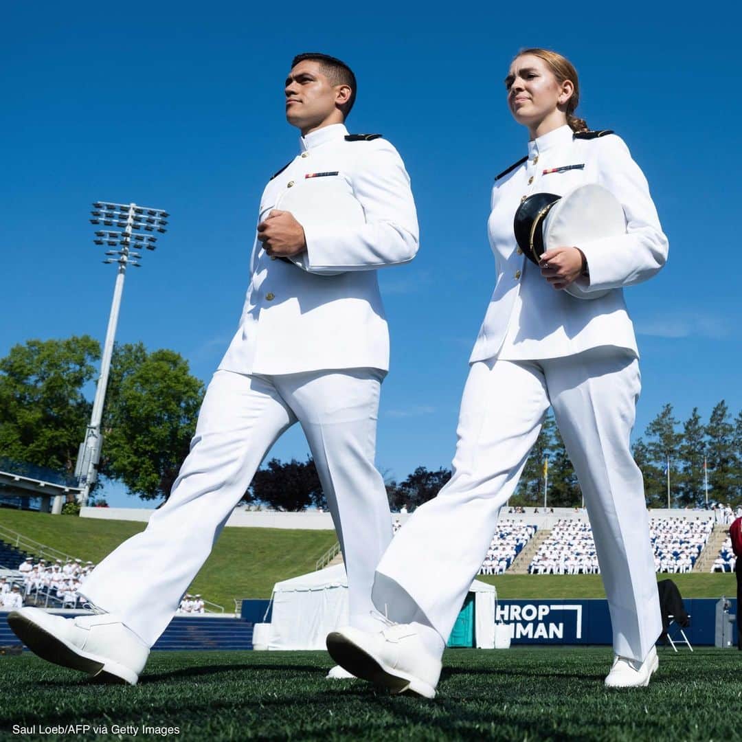 ABC Newsのインスタグラム：「Graduating Midshipmen arrive for the 2023 U.S. Naval Academy Graduation and Commissioning Ceremony at the Navy-Marine Corps Memorial Stadium in Annapolis, Maryland.」
