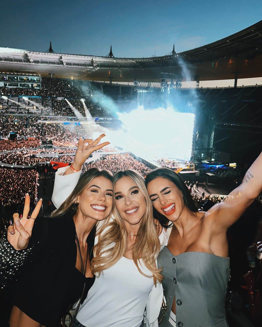 のインスタグラム：「Special day! 🥹🤍 #Beyonce」