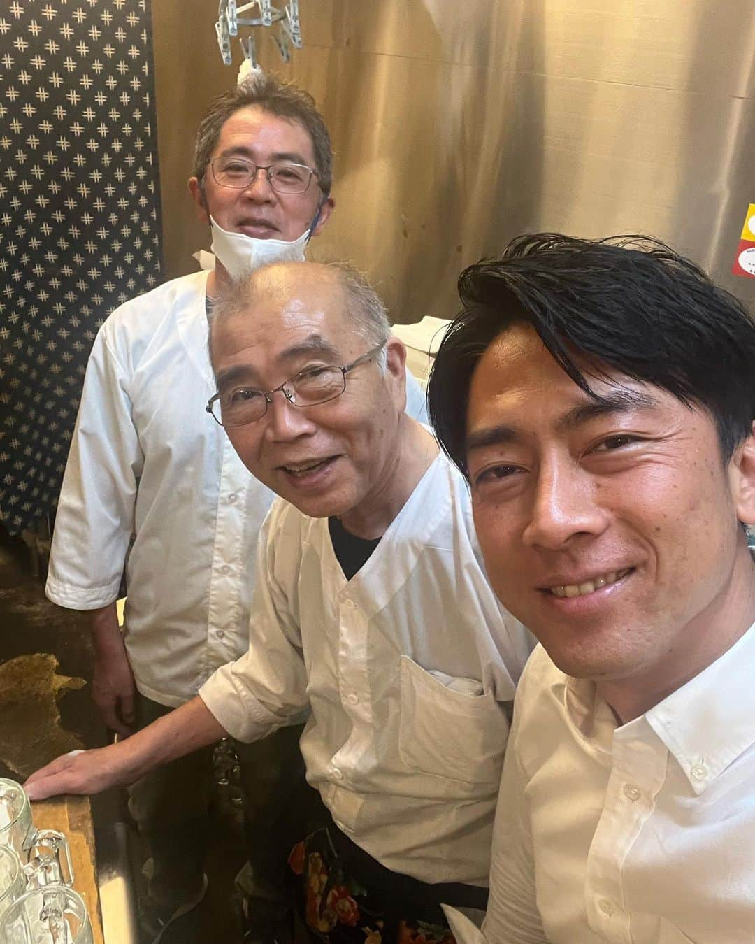 小泉進次郎さんのインスタグラム写真 - (小泉進次郎Instagram)「横須賀のいげた寿司。  最近、兄がテレビで紹介していた「孝ちゃんスペシャル」を昨夜は家族でおいしく頂きました。リンダちゃん（ご主人）、たけしさん、ご馳走様でした！  #横須賀 #いげた寿司 #寿司 #小泉孝太郎 #孝ちゃんスペシャル #リンダちゃん #小泉進次郎」5月27日 9時09分 - shinjiro.koizumi