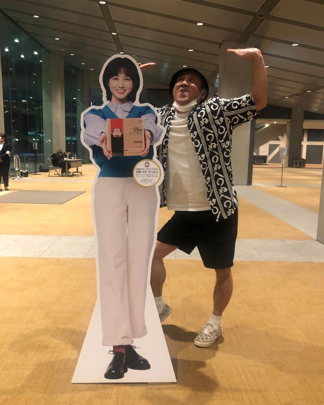 おたこぷーのインスタグラム：「オルス🙋‍♂️パク・ウンビンがオルス🙋‍♂️  5/26 国際フォーラム  パク・ウンビン、1st FAN PARTY in JAPAN＜EUN-BIN NOTE: HI BINGO＞  ファンミーティングに行ってきました。  目の前を歩いてくれて笑顔までいただき最高の日になりました。  とんでもなく顔が小さくて、たまがりました😳😳  か、か、か、かわいからすぅ😍😍 かわいすぎて、鼻から絶滅危惧種がでました🤣ありがとうございます🙋‍♂️  ダンスに歌に色んな顔をみせてもらいました。 ファンの真剣な悩みにも応えてましたね❤️心に響きました。  行ってよかった！  その後、どりあんずの堤といった ガヤチキンのヤムニョムチキンとフライドチキンをハニーマスタードにつけて食べたけどめちゃくちゃフワフワジューシーではちみつのほのかな甘さとマスタードの酸味？刺激が絶妙に合わさって最高でした！  #パクウンビン  #有楽町  #新大久保  #チキン」