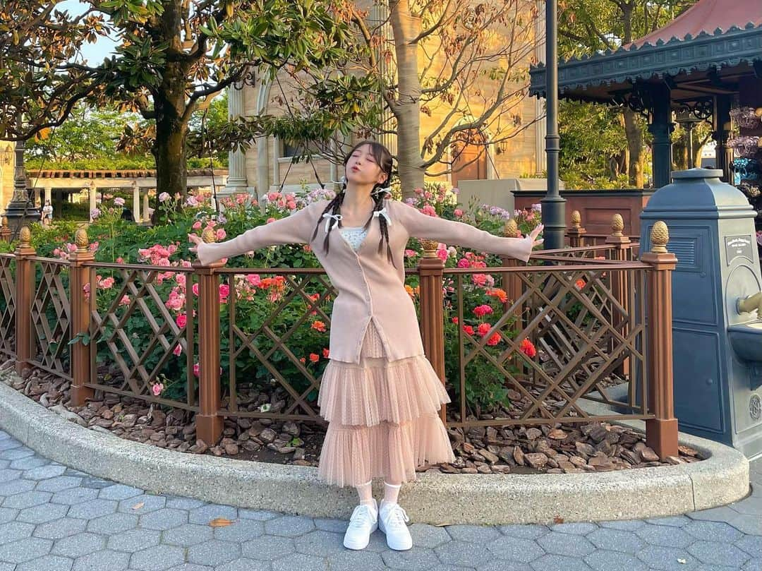 櫻井優衣さんのインスタグラム写真 - (櫻井優衣Instagram)「@tokyodisneyresort_official   inner: @epineofficial  tops: @snidel_official  bottoms: @dzzit_japan  shoes: @nike   #disneysea #ディズニーコーデ」5月27日 9時32分 - yui.sakurai_7