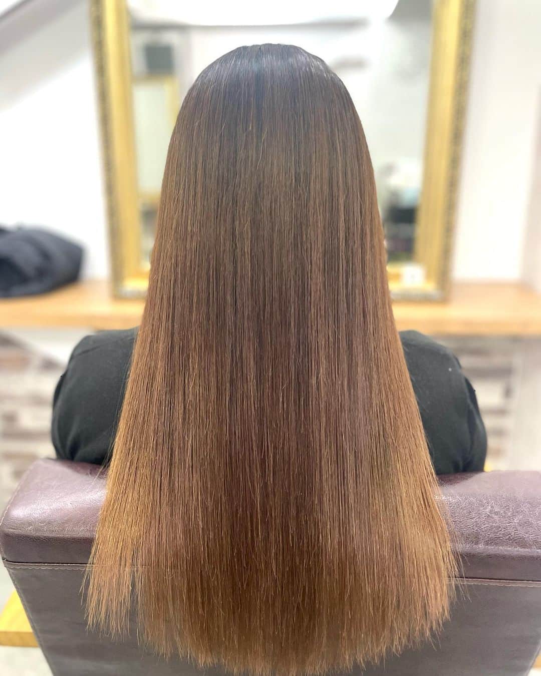 salon PRATiNO(サロンプラチノ)のインスタグラム：「. リタッチのメンテナンス、 各トリートメントも人気のメニューです♪  皆様のご予約心よりお待ちしております😊💫💫  #hair#pratino#clavis#ハイトーン#韓国ヘア#デジパ#縮毛矯正#名古屋美容院#栄美容院#ショートカット#ウルフカット#透明感カラー#クラビス#酸熱トリートメント#ダメージ毛#ヘアサロン#女性スタッフのみ#初めてのブリーチ#白髪染め#ペールカラー#エクステ#シールエクステ#ヘアメ#アイブロウ#メンズアイブロウ#メイク#ファイバープレックス#スタッフ募集」