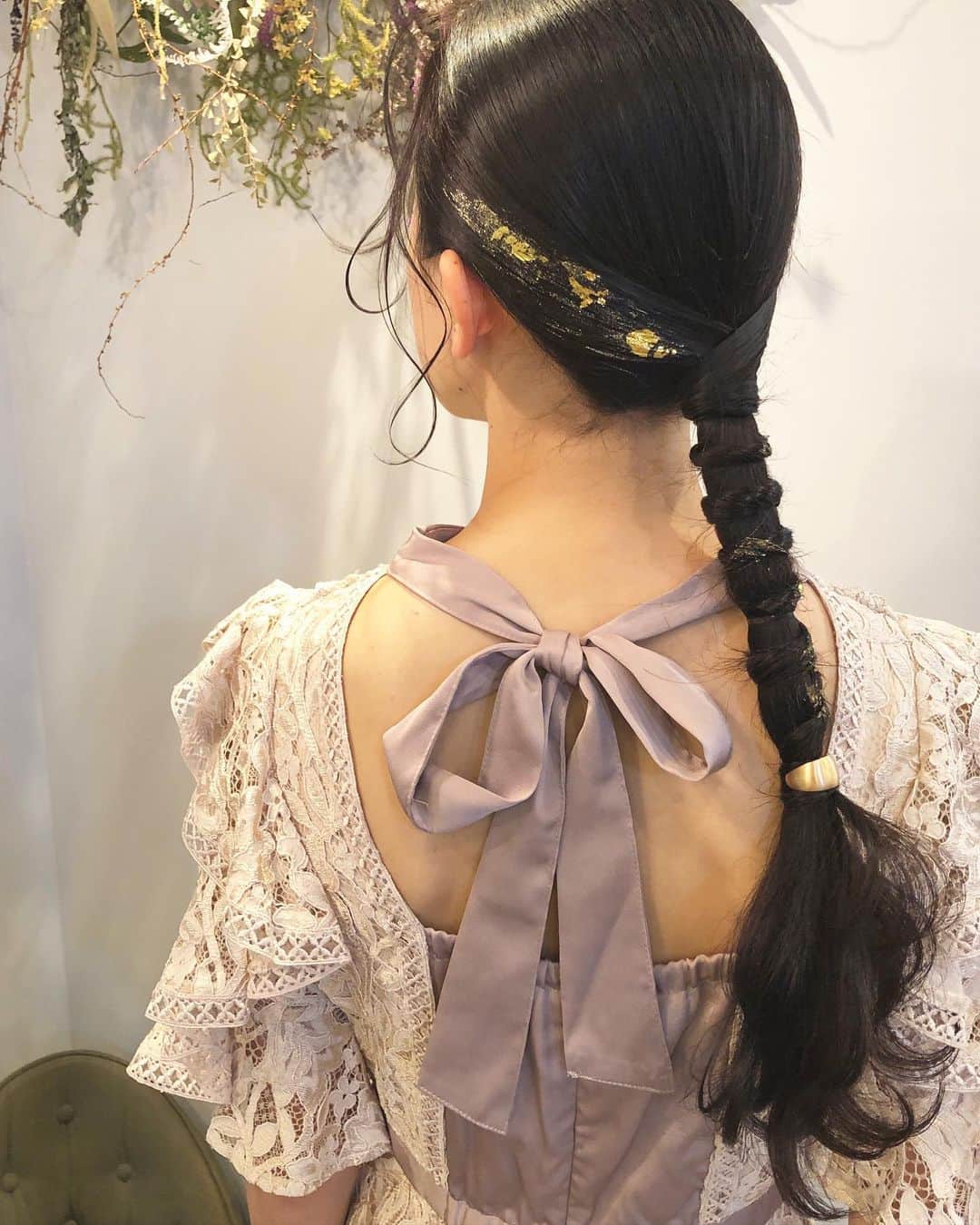 kawamura_takashi_camのインスタグラム：「少し遠くでの お友達の式に参加されるために 6時〜ヘアアレンジに！  無事に時間までに間に合って サロンを出発出来ました  気をつけて 愉しんで来て下さい  早朝アレンジもお気軽にご相談下さい  #pong #放出 #放出美容室 #今福鶴見美容室 #蒲生四丁目 #緑橋 #深江橋 #鶴見区 #鶴見区美容室 #古民家美容室 #アンティーク家具 #蒲生四丁目美容室 #緑橋美容室 #深江橋美容室 #今福鶴見 #駅近 #駅近美容室 #商店街 #oggiotto #tokio #金箔 #編み下ろし #編みおろしアレンジ   ヘアアレンジ & ヘアセット 河村タカシ」